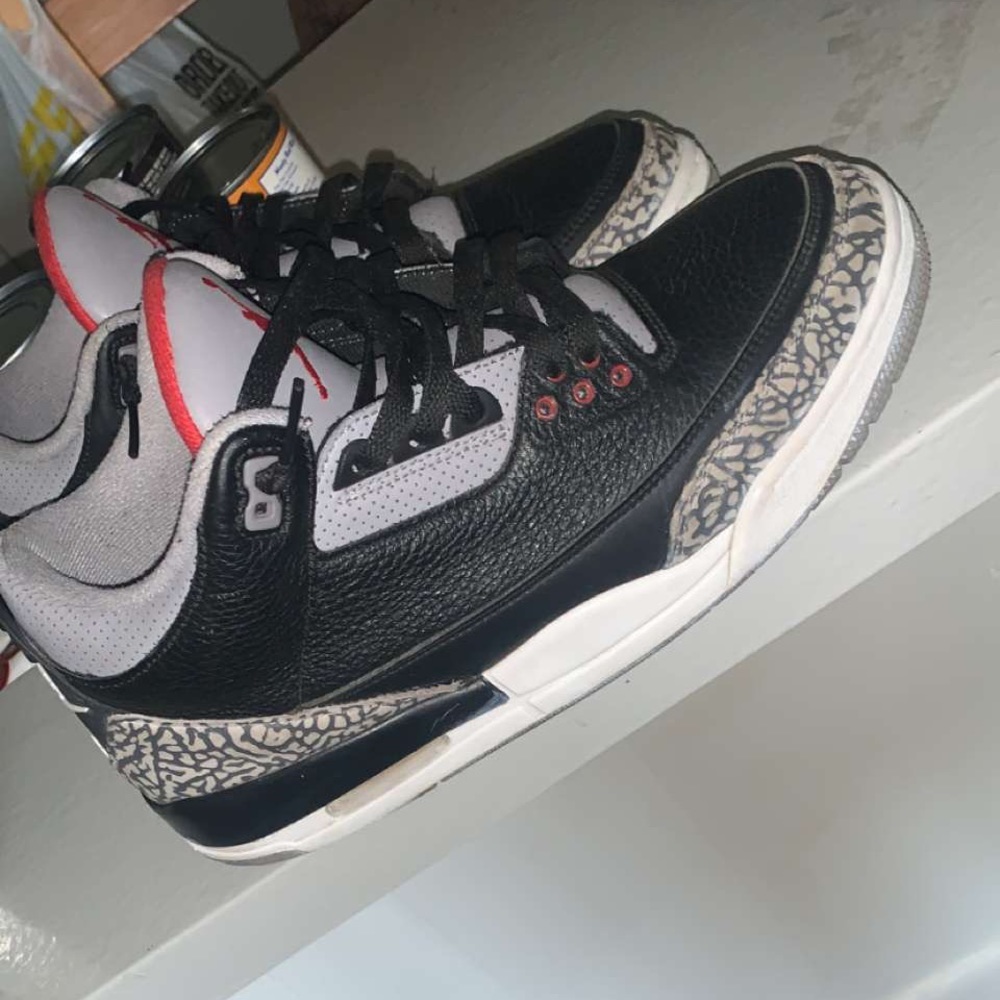 Air Jordan Retro Cement Threes